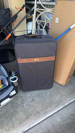 Pack of two suitcases