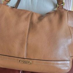COACH  LEATHER  HANDBAG 