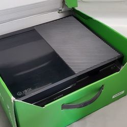 Xbox One Bundle **MINT CONDITION**