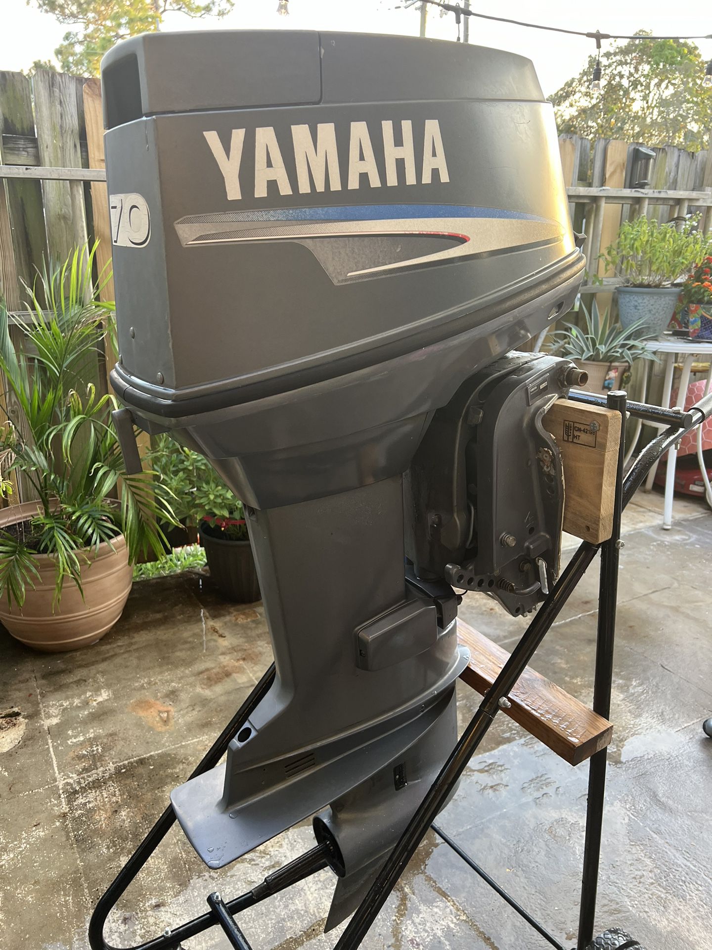 70 HP Yamaha Outboard Motor 2-Stroke 20" 70TLRD 130 PSI all- oil injected 2006