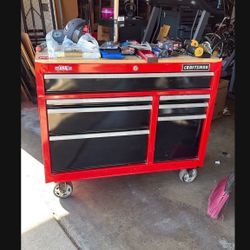 CRAFTSMAN TOOL BOX 