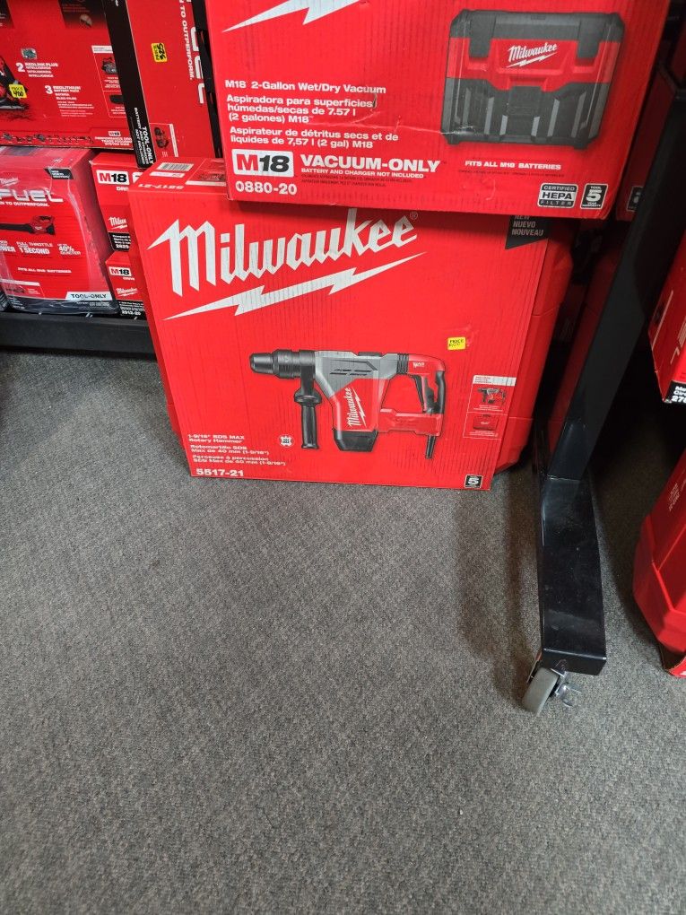 Milwaukee 1-9/16" SDS MAX ELECTRIC rotary Hammer Drill, New, Financing Available