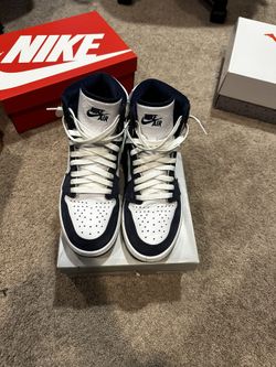 Jordan 1 Midnight Navy Size 9.5