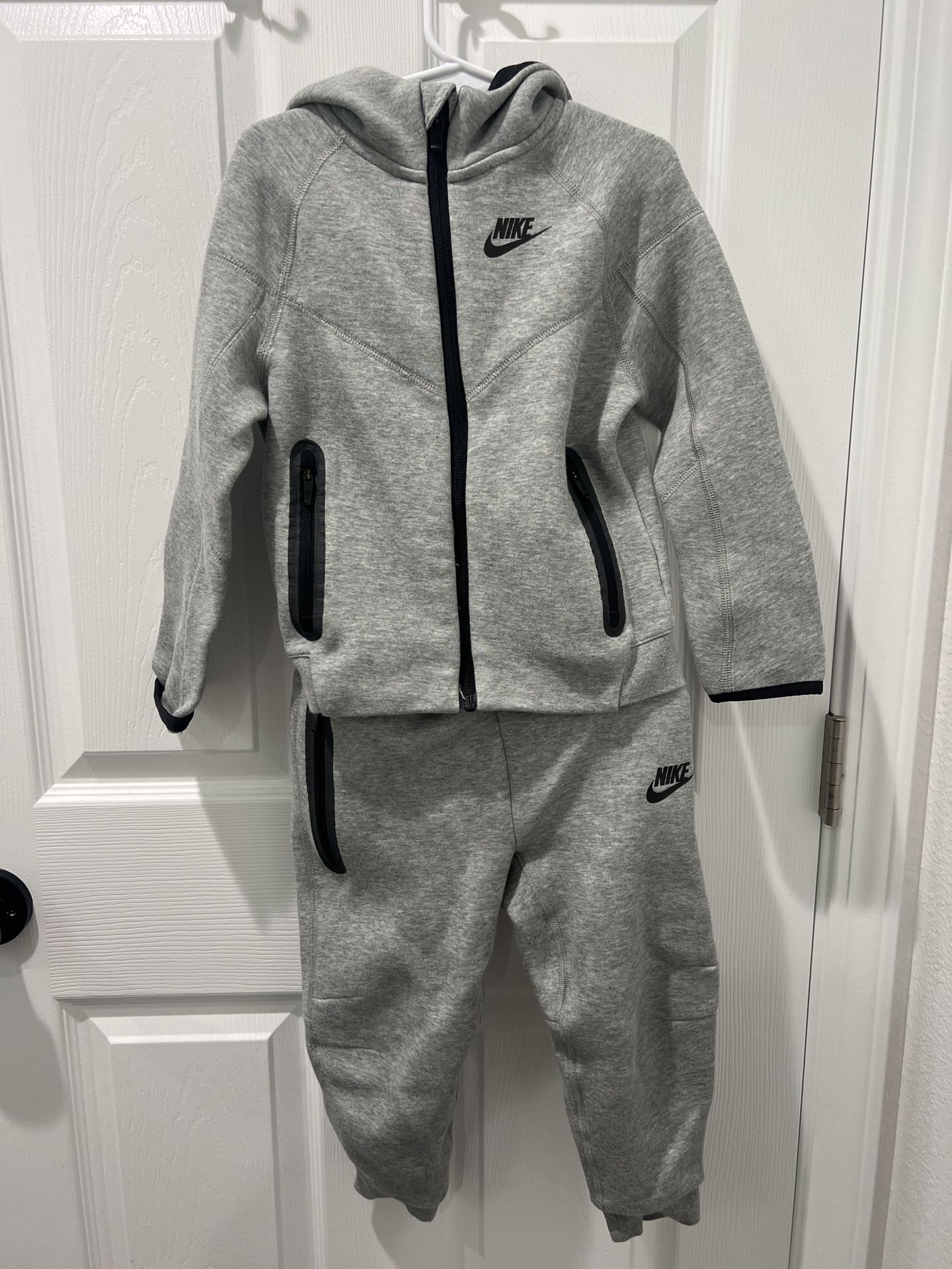 Nike Tech Fleece Sweat suit Set 4T toddler