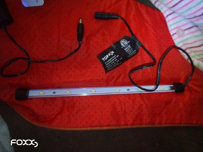 "TOP FIN" ESSENTIALS MODEL ESK-10G 11" 2 W LED WHITE AQUARIUM LIGHT