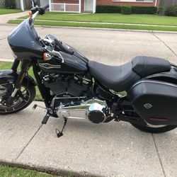 2018 Harley Davidson Soft Tail Sport Glide FLSB  535 MILES 