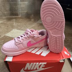 Women Nike, triple pink Nike, Barbie Nike size 8