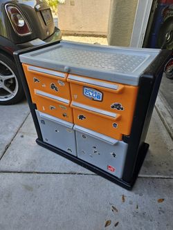Step 2 Kids Speed Club Dresser 