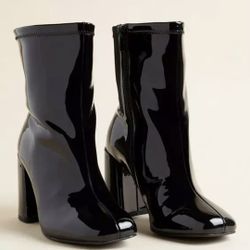 Torrid Stretch Patent Bootie – Size 8 WW