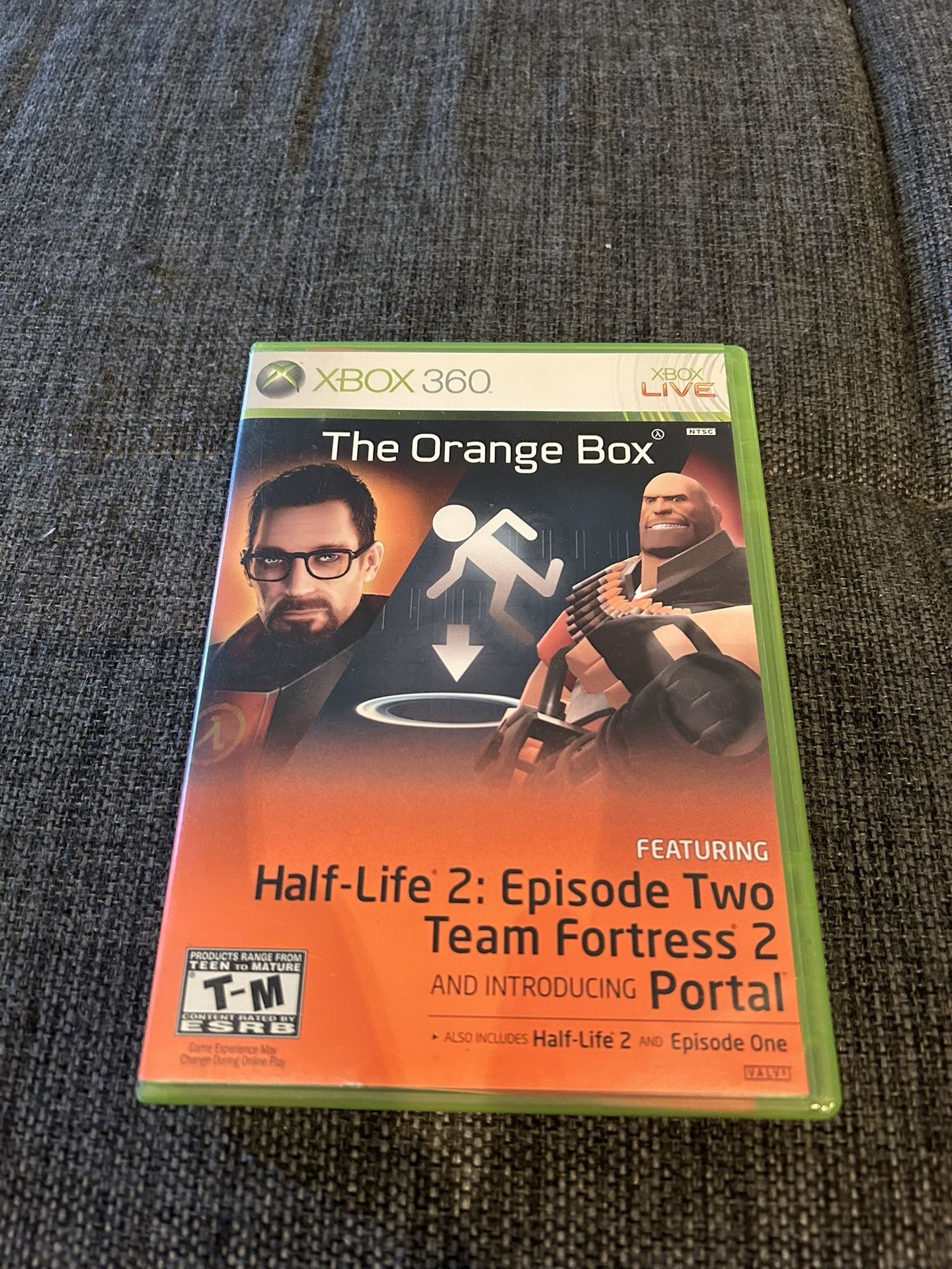 The Orange Box Xbox 360 - Complete CIB With Manuel, Great Condition!