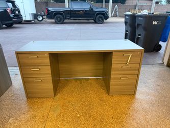 Light gray Work desk