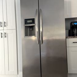 Frigidaire Gallery Refrigerator 