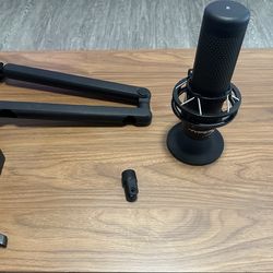 Hyper X quad cast RGB mic and Arm