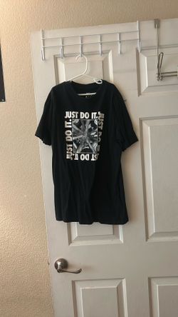 Black and white nike shirt