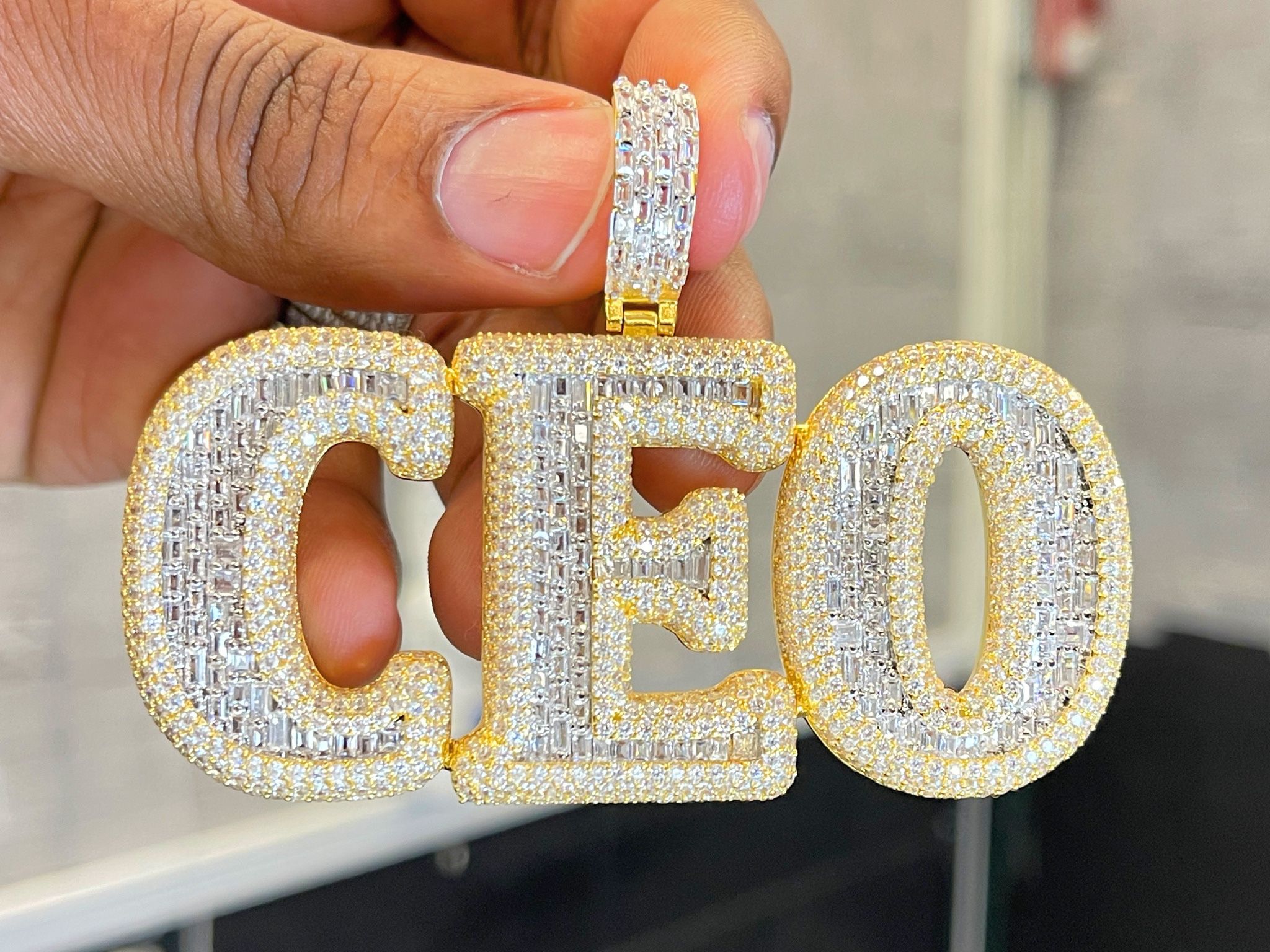 CEO Pendant