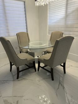 48 In Round Dinning Table And 4 Bernhardt Chairs