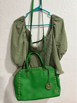 Beautiful blouse size 2 XL, beautiful purseMk 💚💚💚
