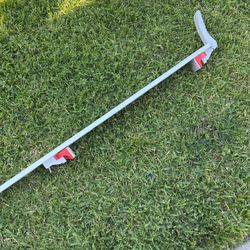 50” cutting edge and clamp. Brand new bought it never used it. 10 bucks.