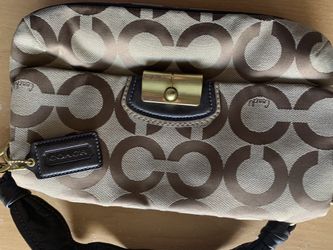 Coach woman’s hand bag