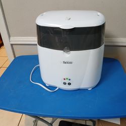 Deluxe Baby Bottle Sterilizer DR Browns Like New