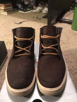 Jordan V2 Grown. Size 10.5 just like New.
