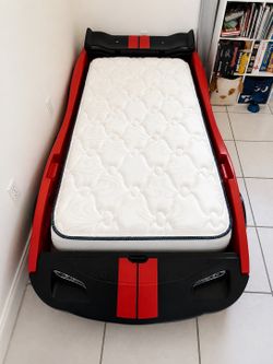 Car bed with 2 mattress