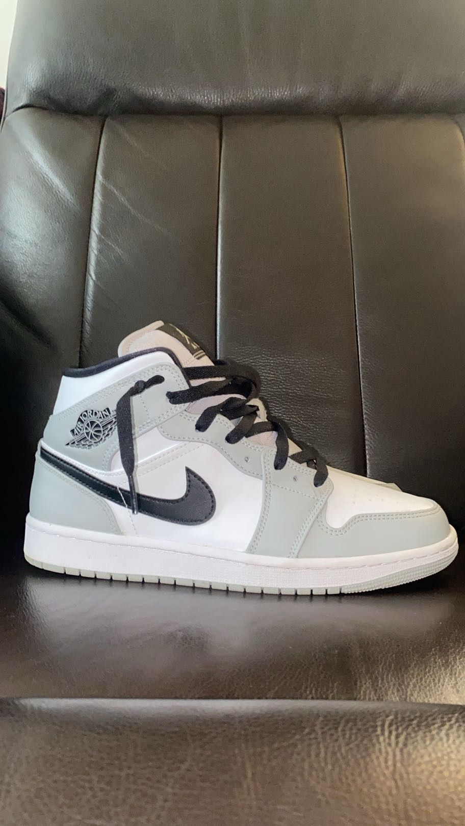 Jordan 1 Mid (light Smoke Gray) (size 9)