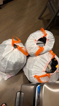 Bag of clothes mostly junior/woman great condition