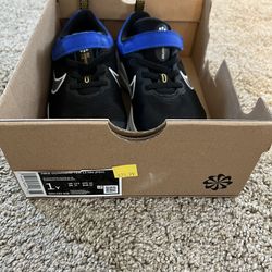 Boys Nike Shoes Size 1