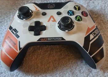 Xbox One Titanfall wireless controller