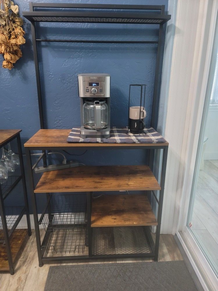 Bakers rack kitchen shelf