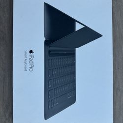 Apple Smart Keyboard A1636 for iPad Pro 12.9″ (1st/2nd Gen) – Excellent Condition + Box