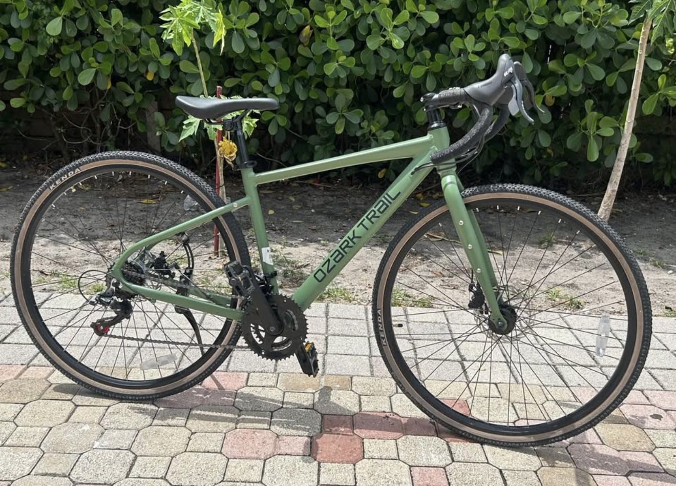 NEW ROAD OZARK TRAIL  DUAL DISC BRAKES 2-7 SPEED  READY TO RIDE ✅
