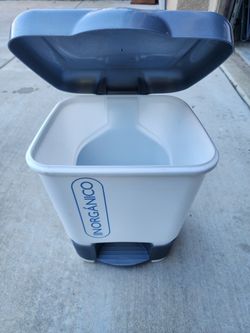 DiaperTrash Can