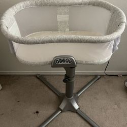 Halo Swivel Bassinet