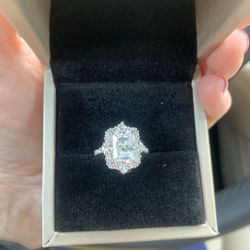 Engagement Ring 4 Carat