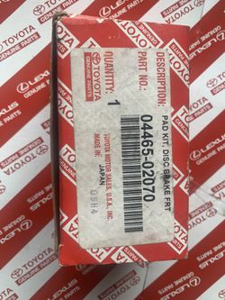 Toyota Corolla And matrix front brakes pads fits 2003 to 2008 ablo espaƱol
