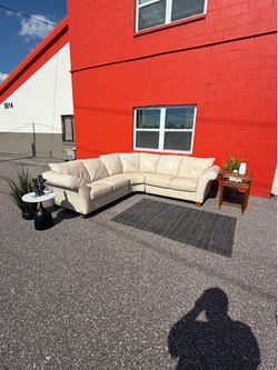 Natuzzi Editions Cream Leather L-Shaped Sectional – Retail $5500