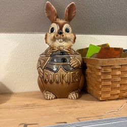 Vintage Rabbit Cookie Jar 