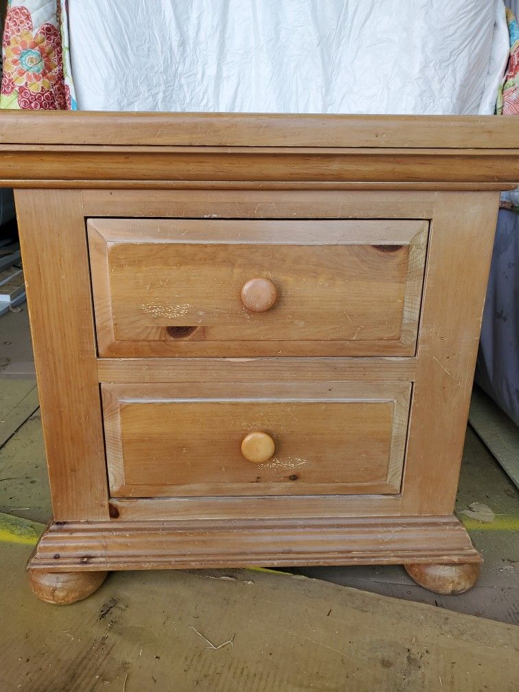 NATURAL PINE NIGHT STAND, BROYHILL for Sale in Frenchtown, MT OfferUp
