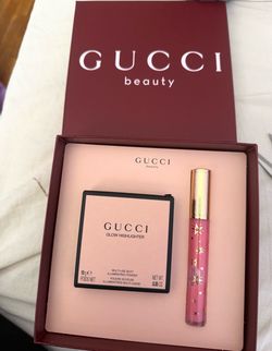 New With Tags Gucci 2 Pieces Glow Highlighter 10 g Opal Pink & Lip Gloss 6.5 ml Bertha Pink 219