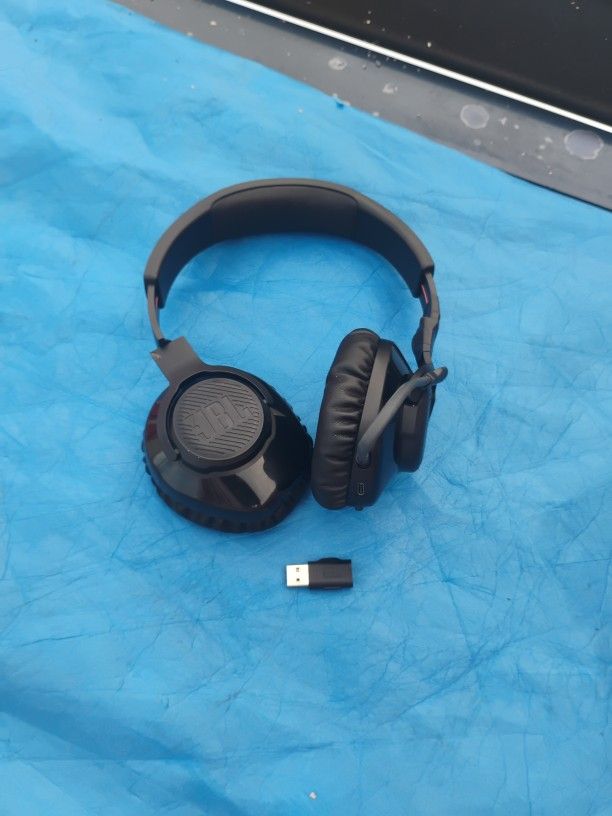 JBL Quantum 350 Wireless Gaming Headset New