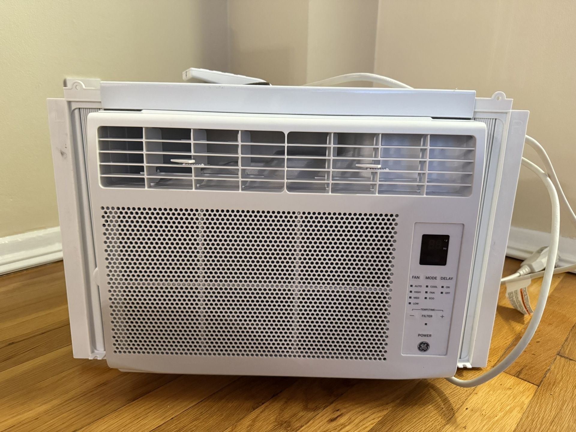 GE 6000 BTU Air Conditioner
