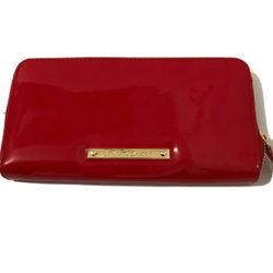 Betsey Johnson Women Red Heart Wallet Clutch.