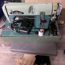 Antique Sewmor 606 Sewing Machine