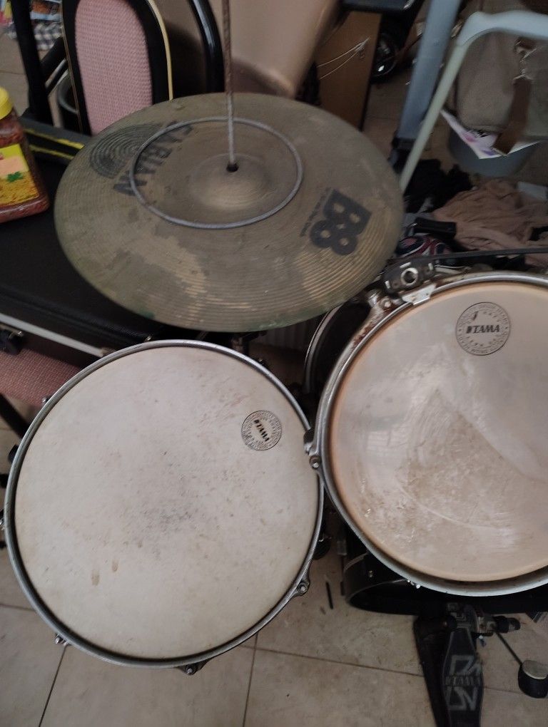 Tama Drum Set