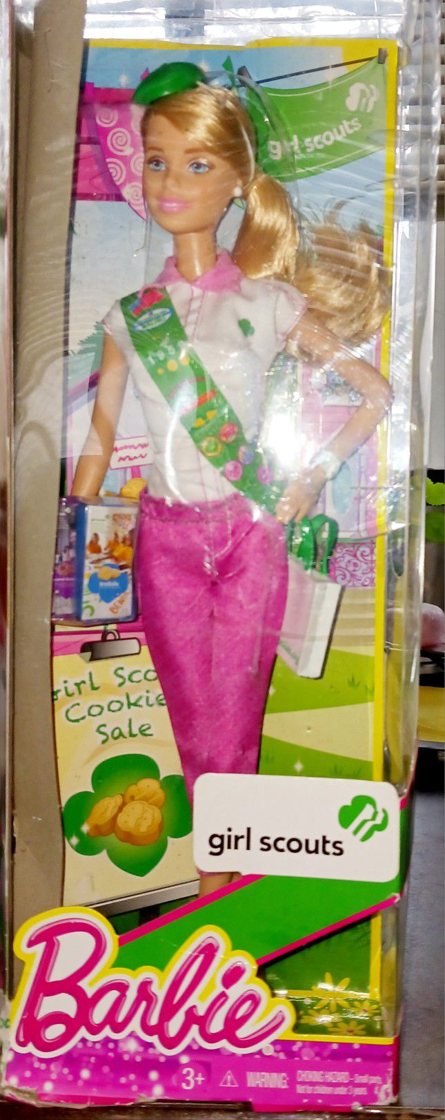 Vintage Girl Scouts Barbie 1959, Remade In 2013. Doll And Accessories Are In  Excellent Condition,  Box Has A Few Minor Tears On The Bottom. See Pics.