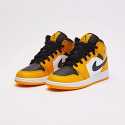 Nike Jordan Youth Air Jordan 1 Mid  701 Taxi - Size 6.5Y