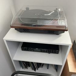 Turntable With Rack 