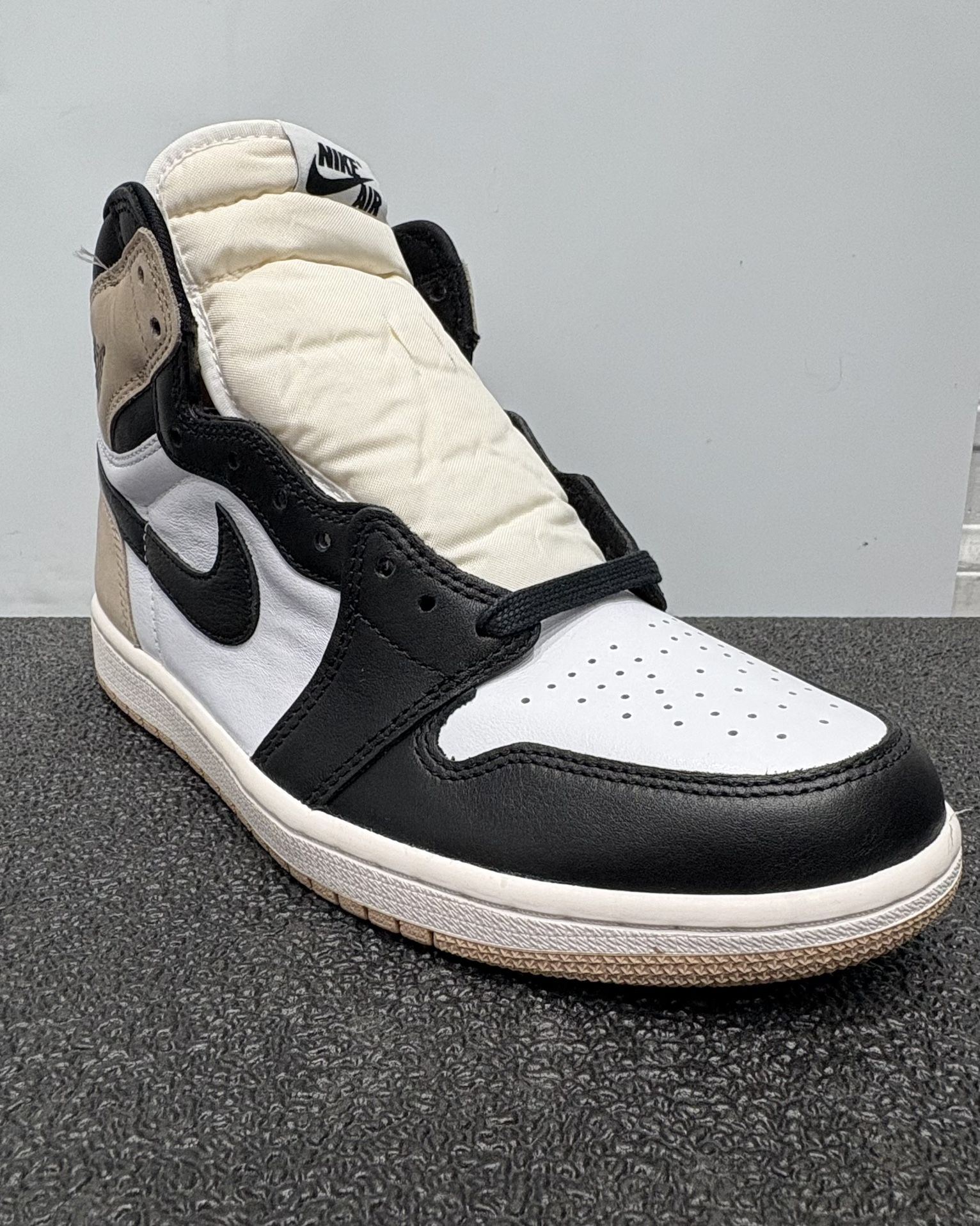 Air Jordan 1 Retro High OG ‘Latte’